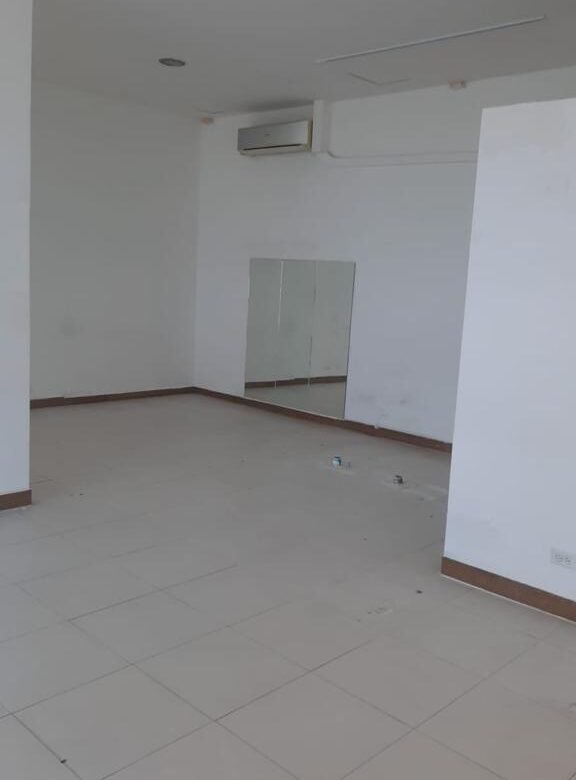 San Francisco: Local Comercial Alquilado – Planta Baja en Torre Residencial