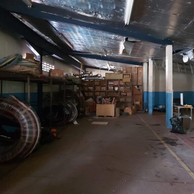 Fernández de Córdova – Local Comercial con Terreno de 5000 m² Aproximado