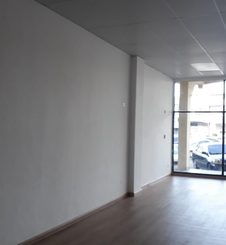 Local Comercial Fernadez de Cordoba – Vista Hermosa: 79 m², Piso 1