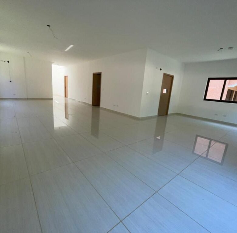 Clayton: Exclusiva Residencia con Seguridad Garantizada, 4 Habitaciones