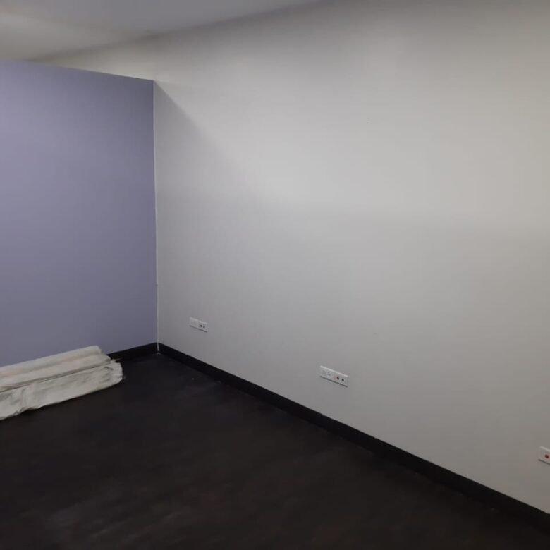 Tumba Muerto – Local Comercial en Plaza Comercial con + 200 Estacionamientos