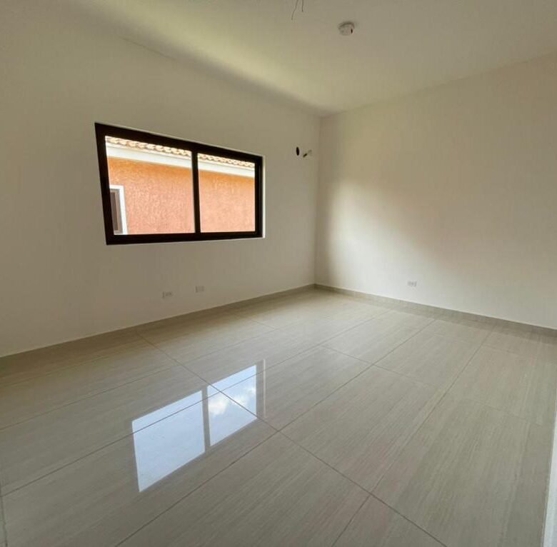 Clayton: Exclusiva Residencia con Seguridad Garantizada, 4 Habitaciones