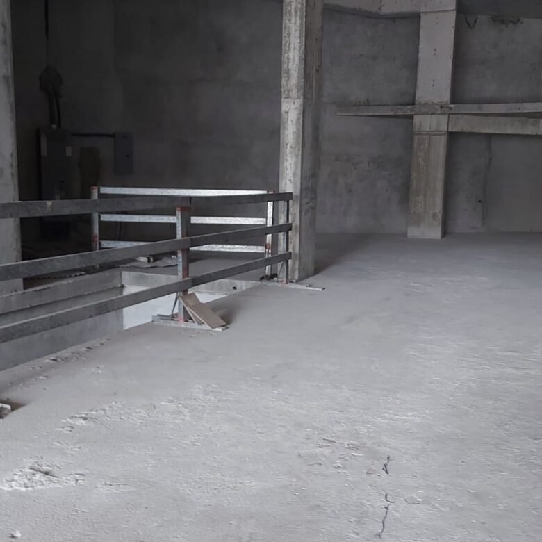 Via Brasil: Local Comercial en Planta Baja – Para Estrenar, en Gris o Terminado