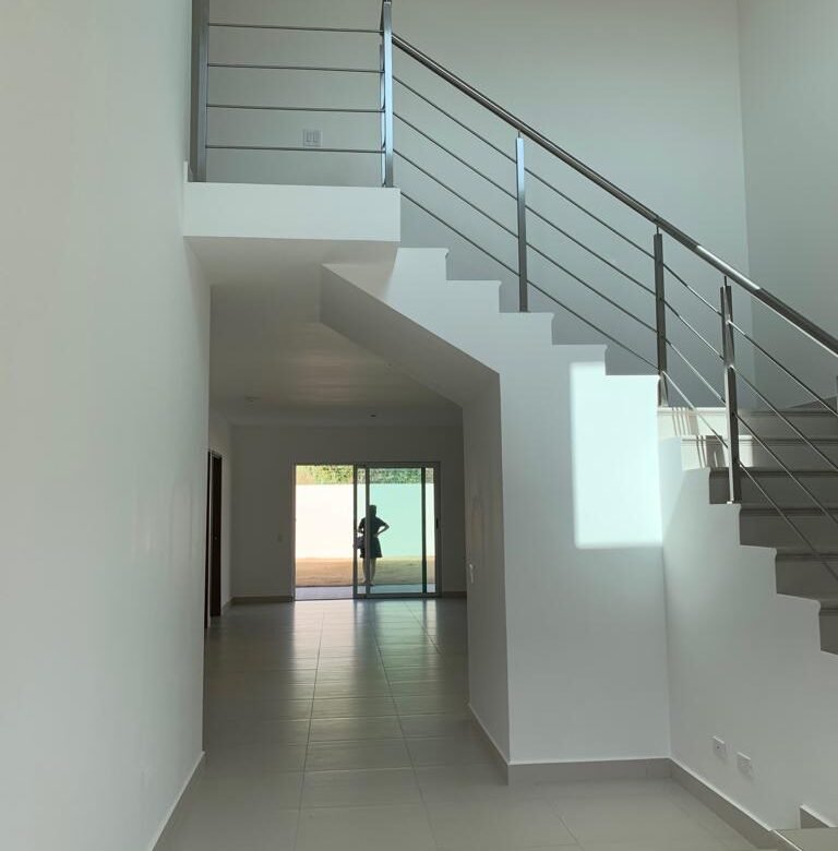 Altos de Panama: Alta Parque – Seguridad 24hrs, Casa de 4 Recamaras, 4.5 Baños