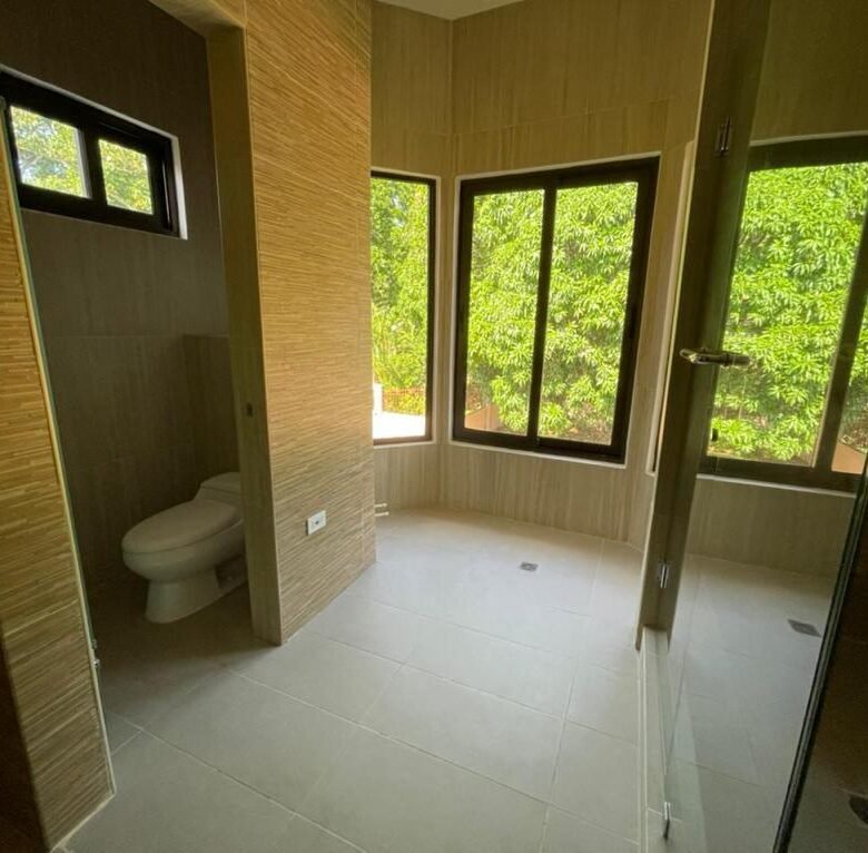 Clayton: Exclusiva Residencia con Seguridad Garantizada, 4 Habitaciones
