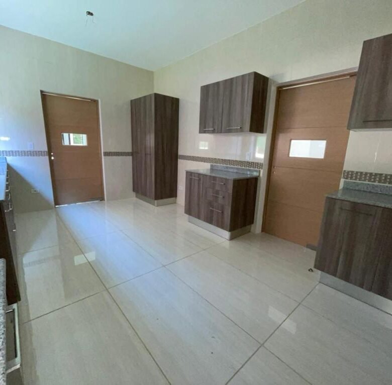 Clayton: Exclusiva Residencia con Seguridad Garantizada, 4 Habitaciones