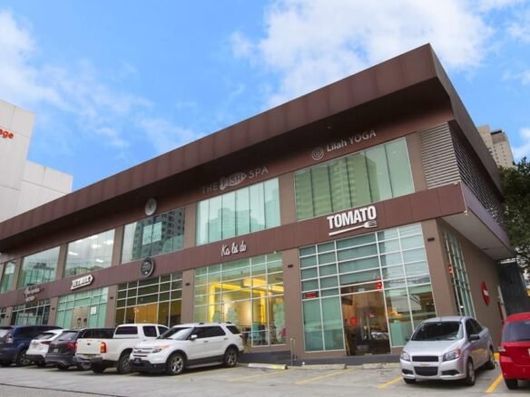 Local Comercial en San Francisco: Piso 1, Excelente Exposición, Plaza Comercial