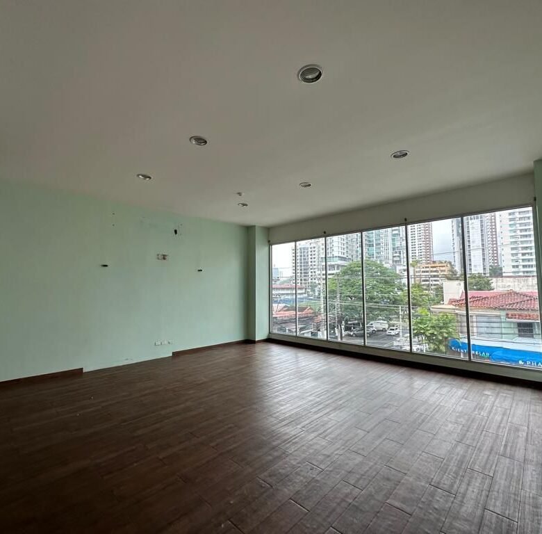 Local Comercial en San Francisco: Piso 1, Excelente Exposición, Plaza Comercial