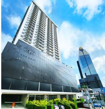 Calle 50, Local de Planta Baja: En Torre Residencial