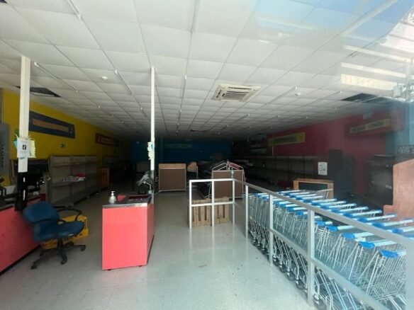 San Francisco – Local Comercial de Planta Baja, Frente a Calle, con Parkings