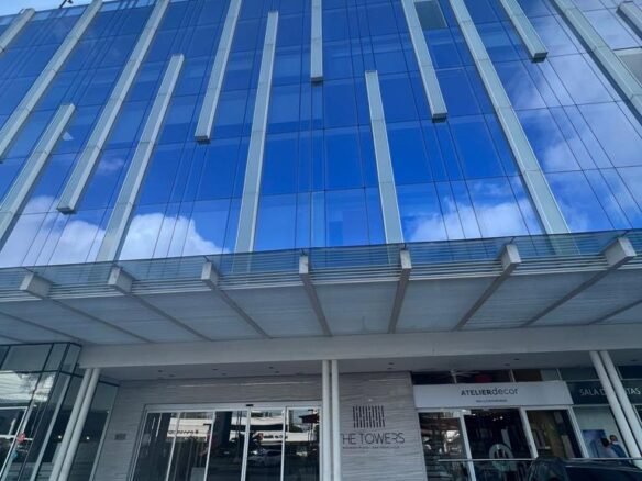 San Francisco y Calle 50, Local Comercial Planta Baja: en Gris, Permite Gas