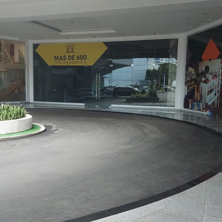 Via Brasil: Local Comercial en Planta Baja – Para Estrenar, en Gris o Terminado