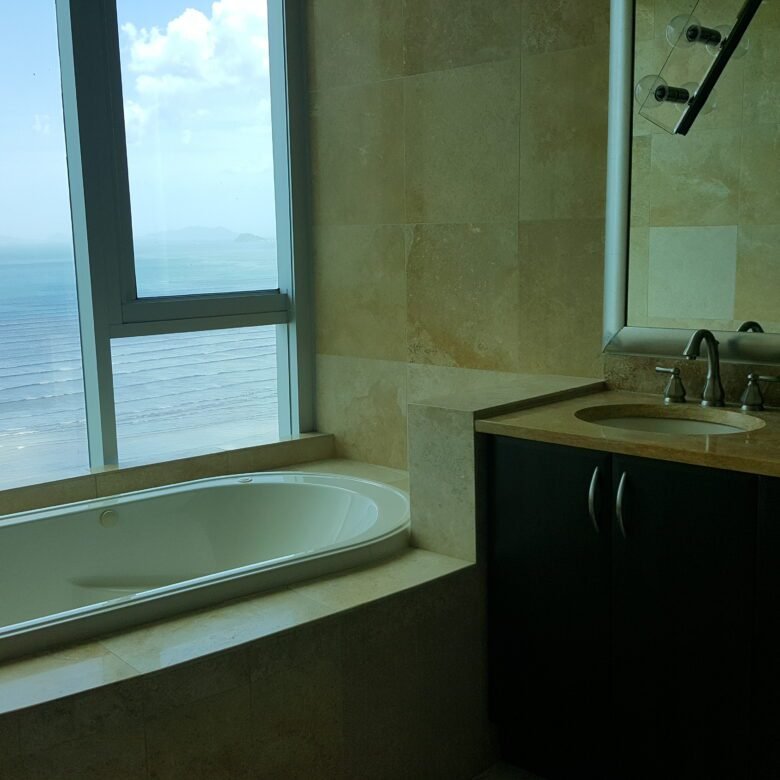 Ocean One – Costa del Este: 287 m², 3 Habitaciones, 3.5 Baños, Vista Frontal Mar