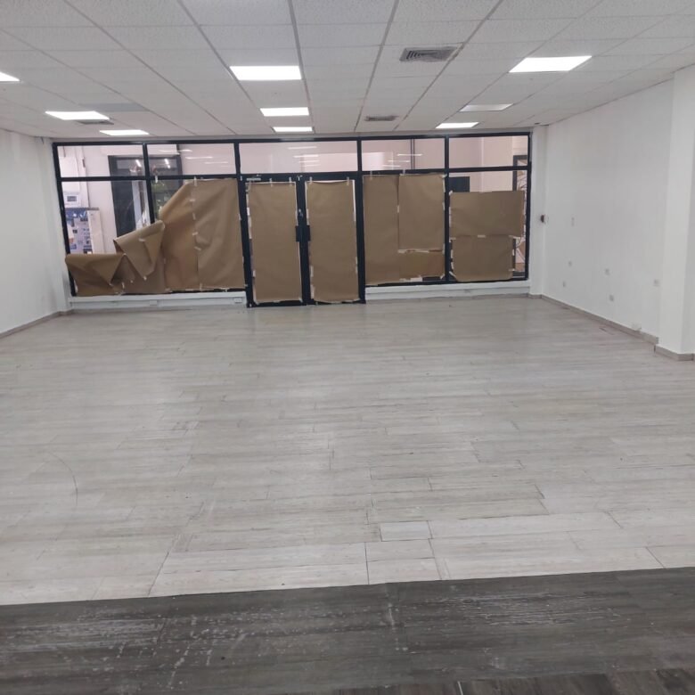 Paitilla: Local Comercial de Piso 1, 225 m², en Plaza Comercial con Parkings