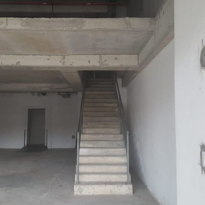 San Francisco y Calle 50, Local Comercial Planta Baja: en Gris, Permite Gas