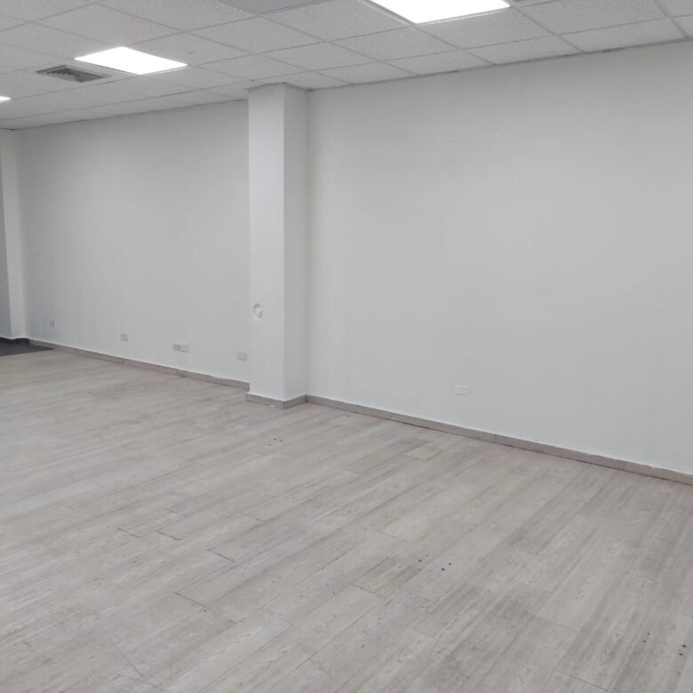 Paitilla: Local Comercial de Piso 1, 225 m², en Plaza Comercial con Parkings