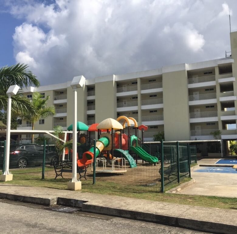 Altos de Panamá – Amoblado, Rodeado de Naturaleza: Apto de 2 Recámaras