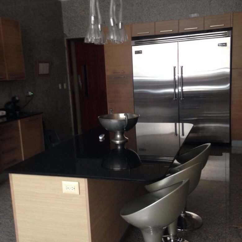 Bahia Pacifica – Punta Pacifica: 800 m², Amoblado, 4 Recs + Den, 4 Parking