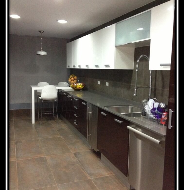 Punta Pacifica: Q – Tower de 4 Habitaciones + Sala Familiar, Remodelado
