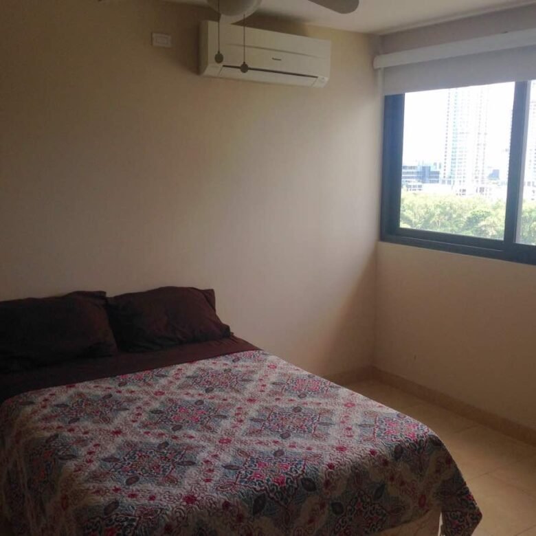 Costa del Este Al Frente Parque: 205 m², 3 Habitaciones con Baño, 2 Depositos