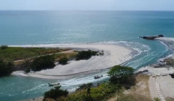 Experimente Vivir en La Playa con Expansiva Piscina – Playa Blanca: Ocean Two