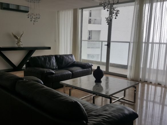 Punta Pacifica Q – Tower: Amoblado, 308 m², 4 Recámaras, Sala Familiar, 3 Parking