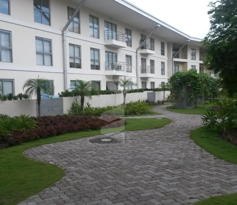 Se Vende Apartamento de 2 Habitaciones + Cuarto de Servicio