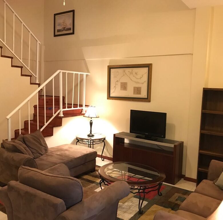 Albrook: Cómodo, en Pacífica Naturaleza, Apartamento Amoblado, 3 Recámaras, 2 Niveles
