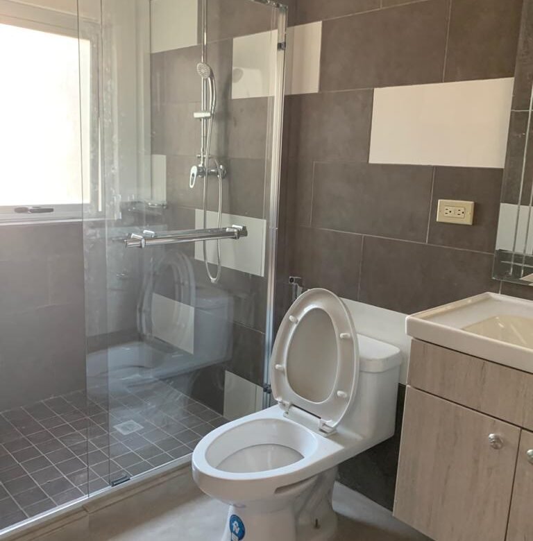 Punta Pacifica Q – Tower: Amoblado, 308 m², 4 Recámaras, Sala Familiar, 3 Parking