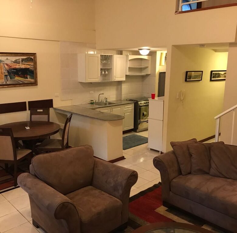 Albrook: Cómodo, en Pacífica Naturaleza, Apartamento Amoblado, 3 Recámaras, 2 Niveles