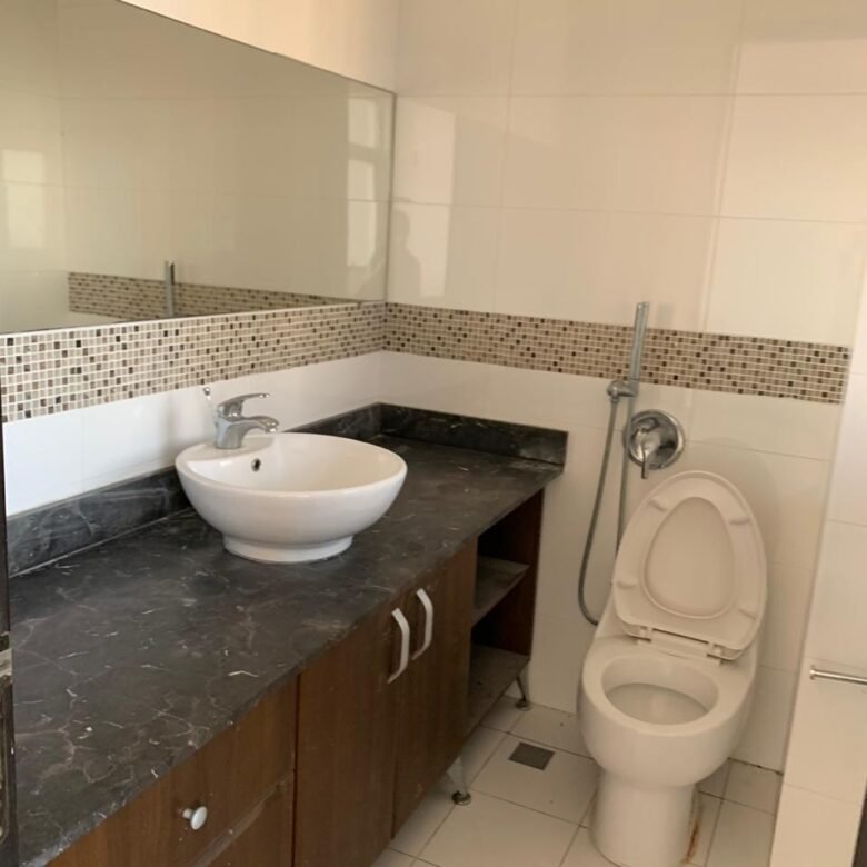 Punta Pacifica Q – Tower: Amoblado, 308 m², 4 Recámaras, Sala Familiar, 3 Parking