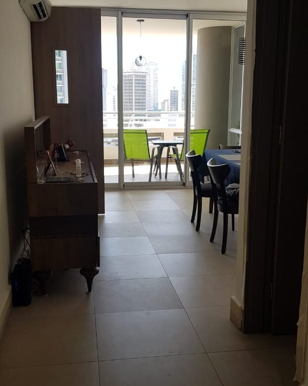 El Cangrejo: Luxor 300, Piso Alto, Semi – Amoblado, 169 m², 3 Recámaras + Cuarto y baño de empleada, Lb