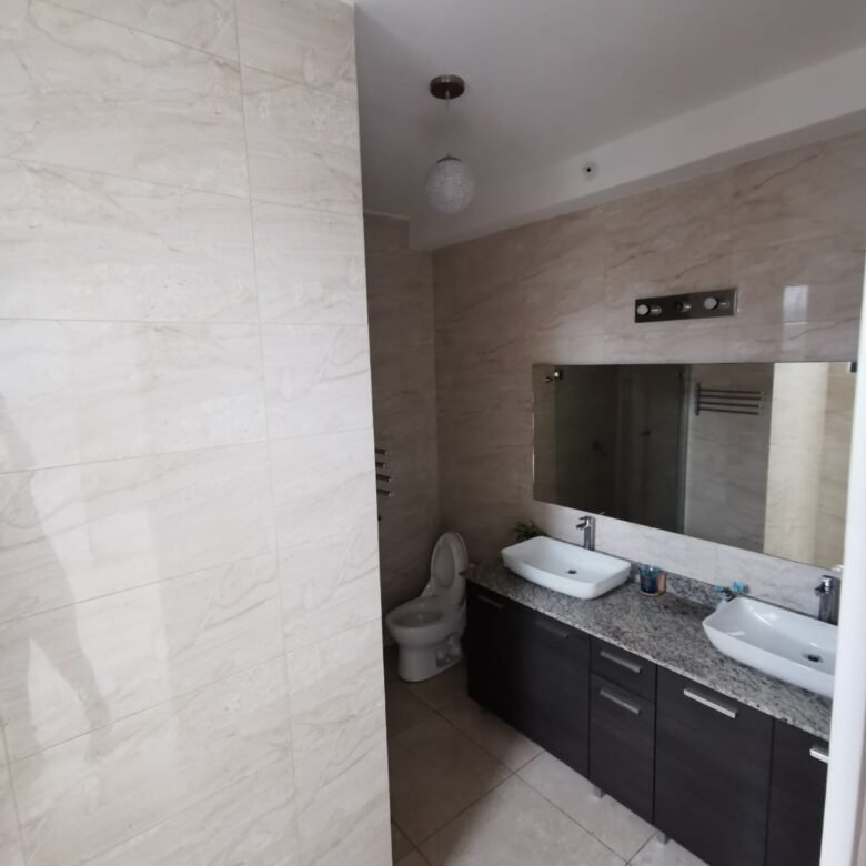Paitilla: Amoblado, Amplio y Cómodo Apto de 177 m², 3 Recámaras