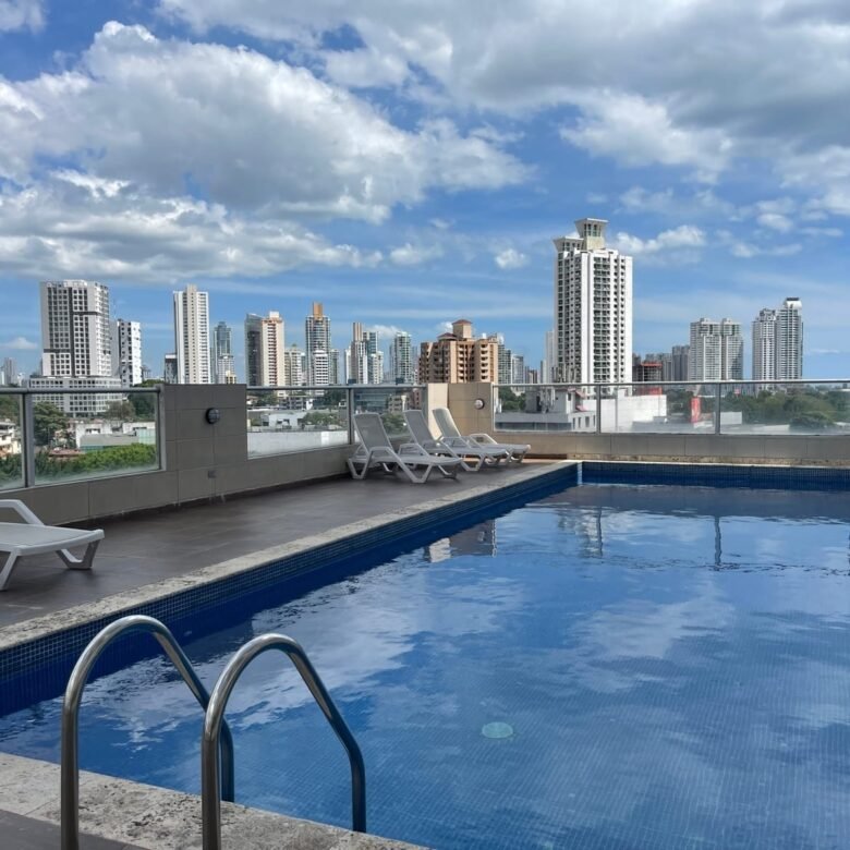 El Carmen: Rainbow, Nuevo Apto de 85 m², 2 Recs + Den, 2 Parking