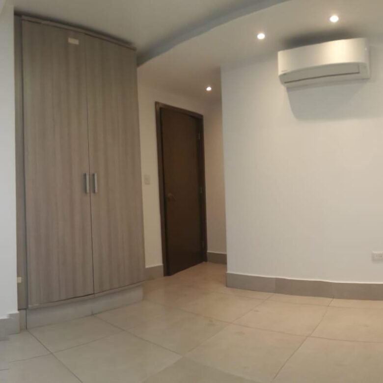 Obarrio: Apto de Doble Altura (4 Metros), Terraza de 22 m², 2 Recs + 2 Baños
