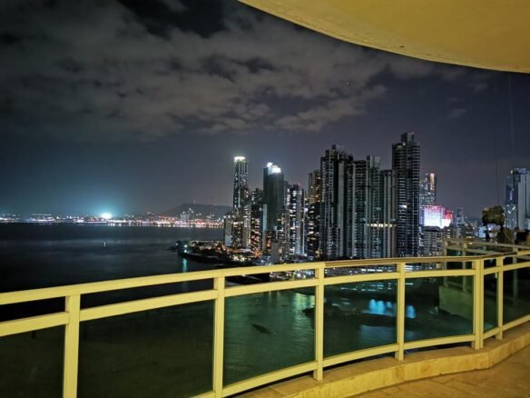 Frente Al Mar, con Todo: Amoblado Completo, Piso Completo 785 m², Punta Pacífica