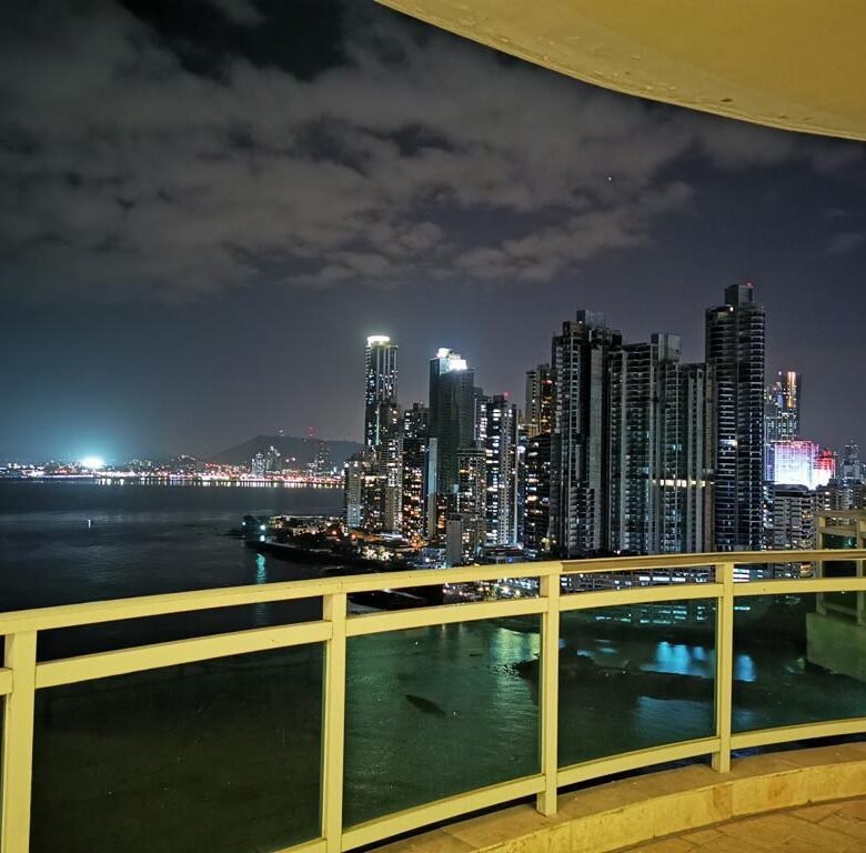 Frente Al Mar, con Todo: Amoblado Completo, Piso Completo 785 m², Punta Pacífica