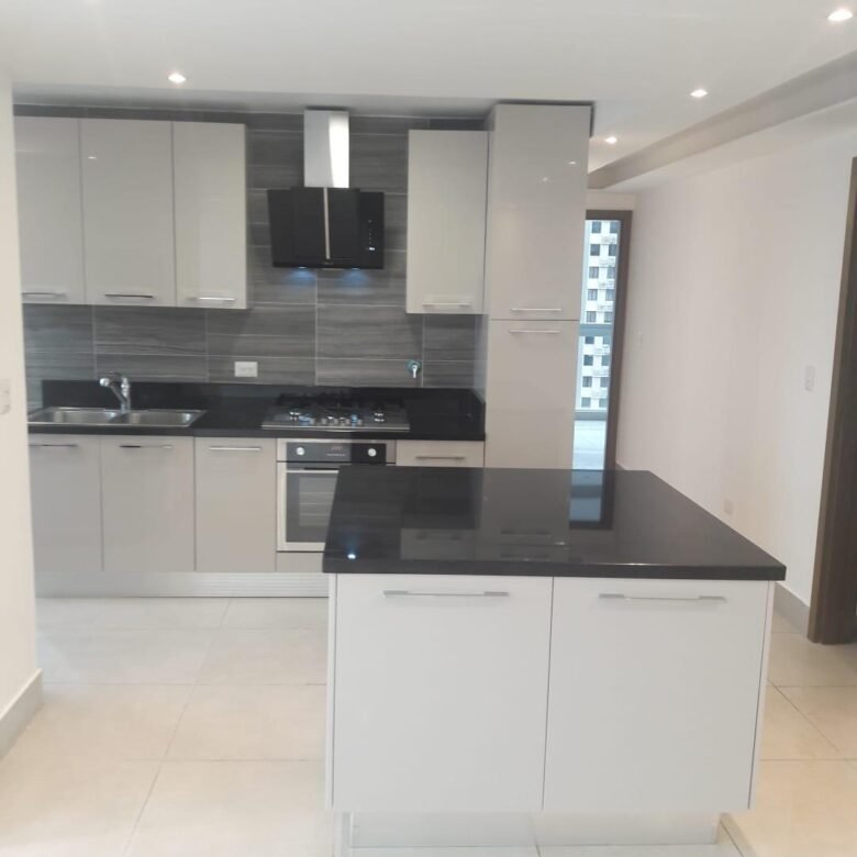 Obarrio: Apto de Doble Altura (4 Metros), Terraza de 22 m², 2 Recs + 2 Baños