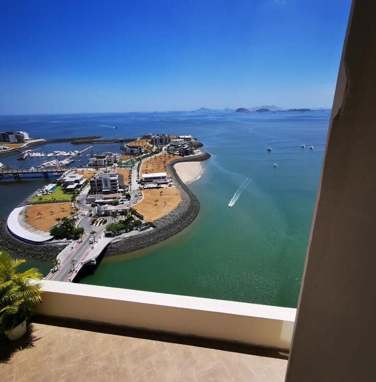 Frente Al Mar, con Todo: Amoblado Completo, Piso Completo 785 m², Punta Pacífica