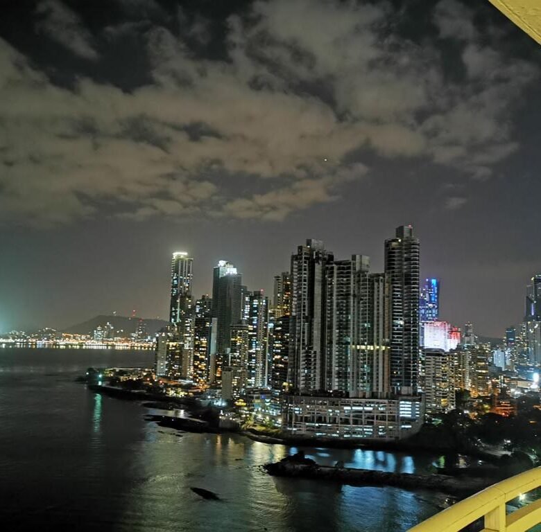 Frente Al Mar, con Todo: Amoblado Completo, Piso Completo 785 m², Punta Pacífica