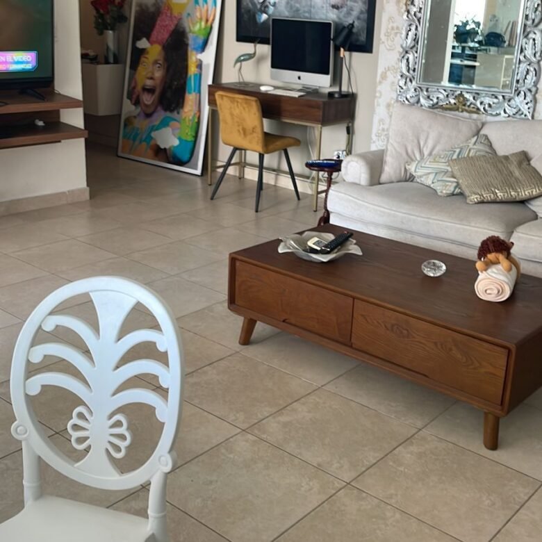 El Cangrejo: Linea Blanca, Apto de 3 Habitaciones + Cuarto de Servicio
