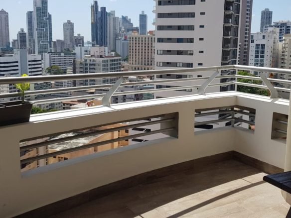 El Cangrejo: Luxor 300, Piso Alto, Semi – Amoblado, 169 m², 3 Recámaras + Cuarto y baño de empleada, Lb