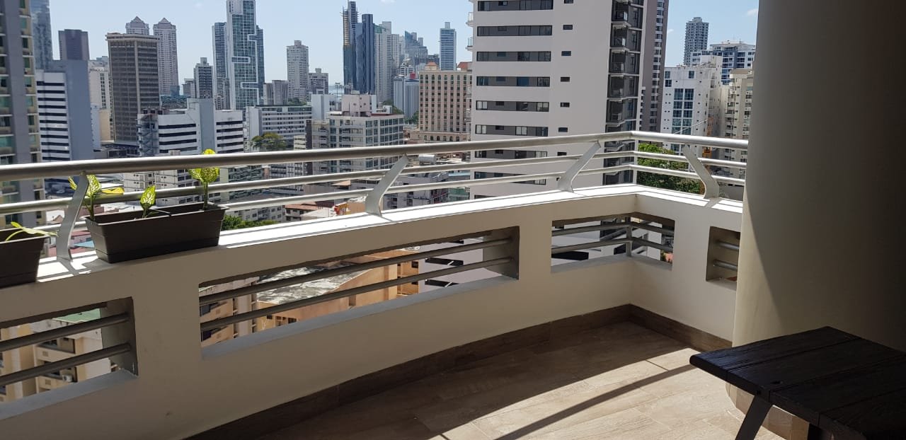 El Cangrejo: Luxor 300, Piso Alto, Semi – Amoblado, 169 m², 3 Recámaras + Cuarto y baño de empleada, Lb