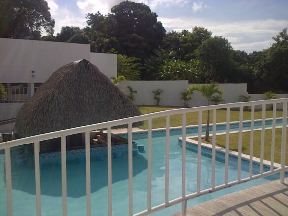Villa de Playa en Bijao, Playa Santa Clara: Apto Pequeño o Villa Hotelera