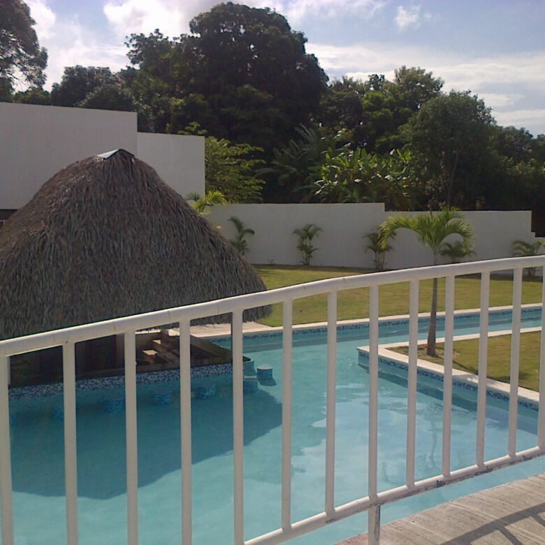 Villa de Playa en Bijao, Playa Santa Clara: Apto Pequeño o Villa Hotelera