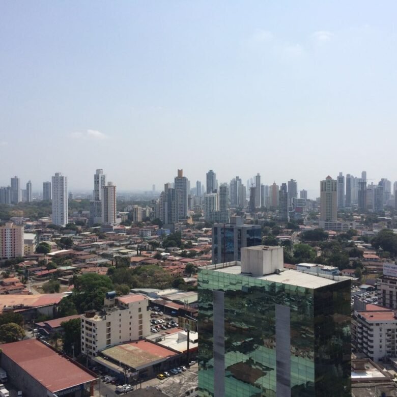 Obarrio: 234 m², Jr Pent House, 3 Habitaciones + Estudio, Linea Blanca