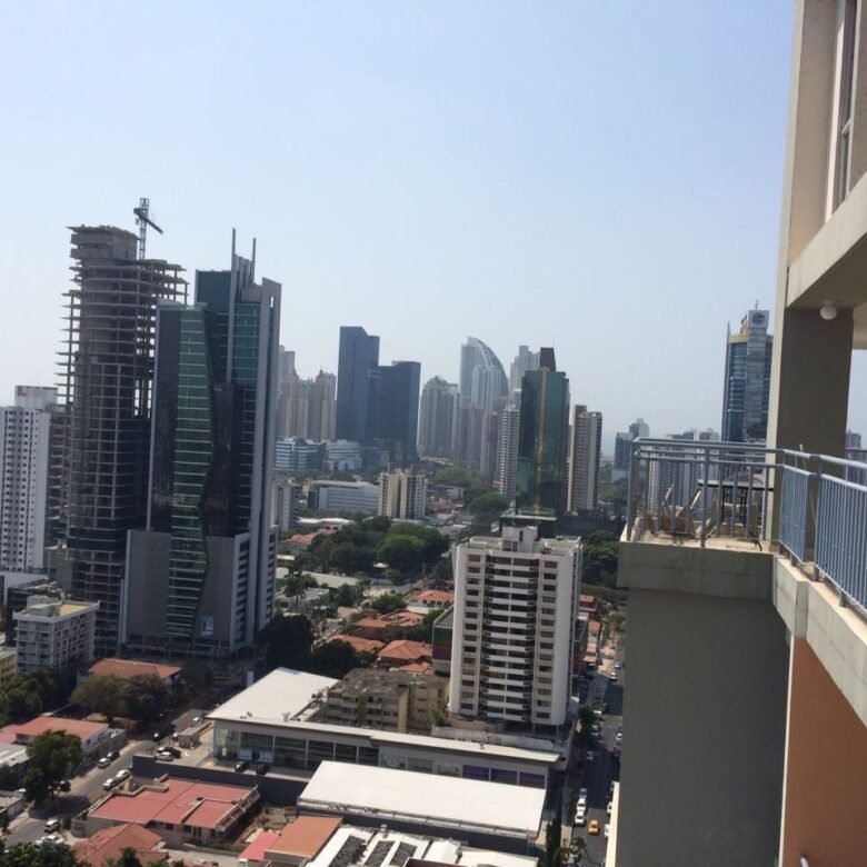 Obarrio: 234 m², Jr Pent House, 3 Habitaciones + Estudio, Linea Blanca