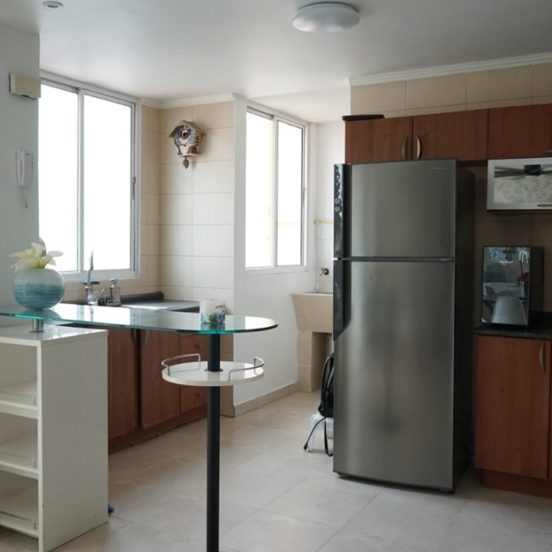 El Cangrejo: Linea Blanca, Apto de 3 Habitaciones + Cuarto de Servicio