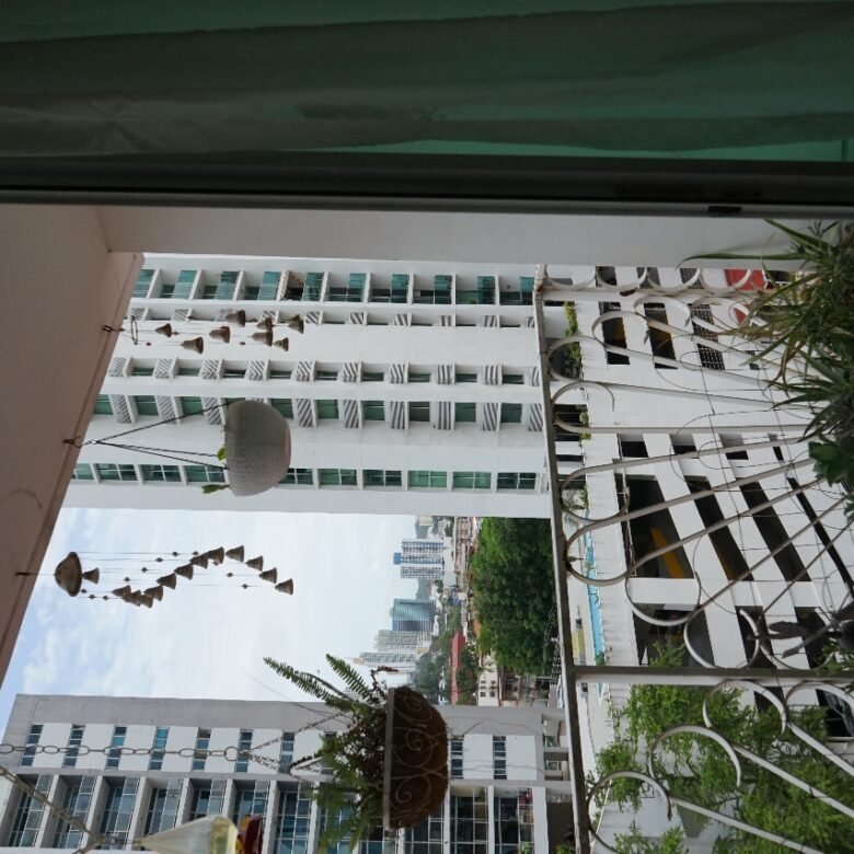 El Cangrejo: Linea Blanca, Apto de 3 Habitaciones + Cuarto de Servicio