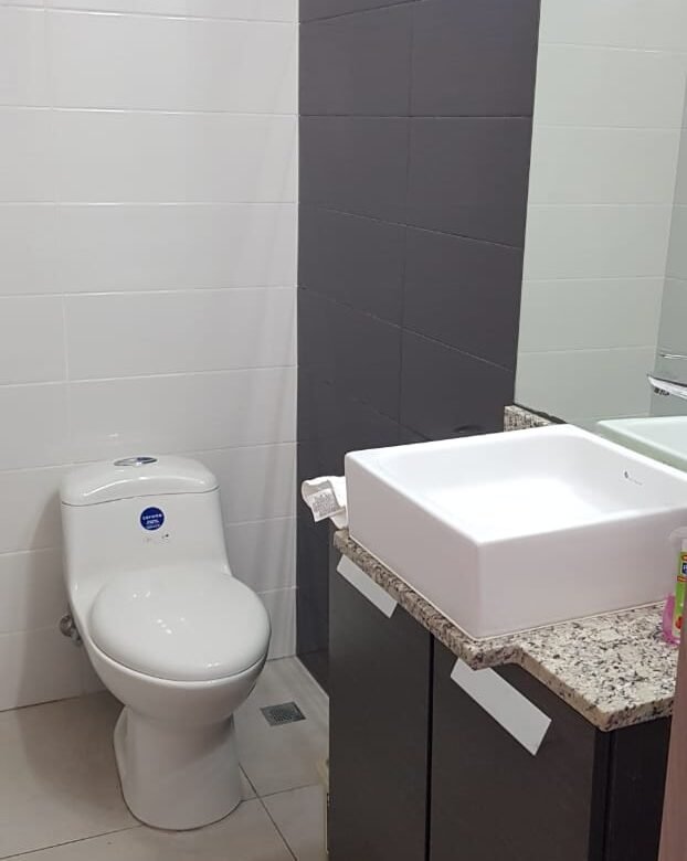 El Cangrejo: Luxor 300, Piso Alto, Semi – Amoblado, 169 m², 3 Recámaras + Cuarto y baño de empleada, Lb
